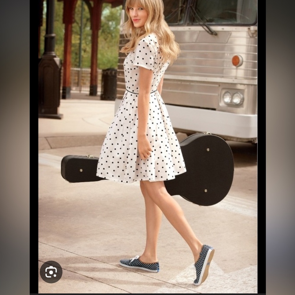 Taylor Swift Magnolia Sneakers